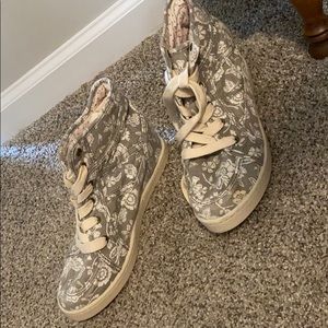 Wedge boots